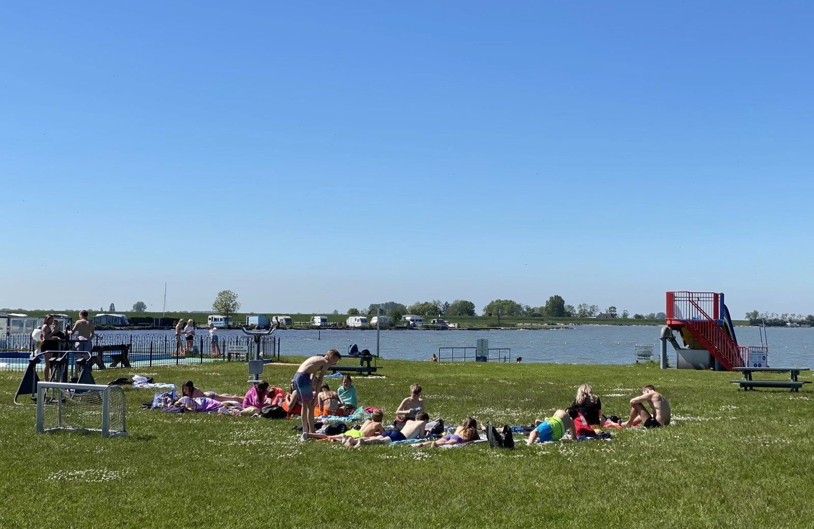 Zonnen aan markermeer